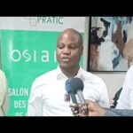 Le Gabonais Fulgence MENOUHO de Cabalou reçoit son prix et remercie Osiane [Challenge startup Bassin du Congo]