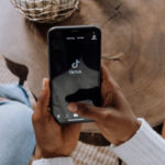 TikTok a supprimé plus de 820 000 vidéos au Kenya en trois mois